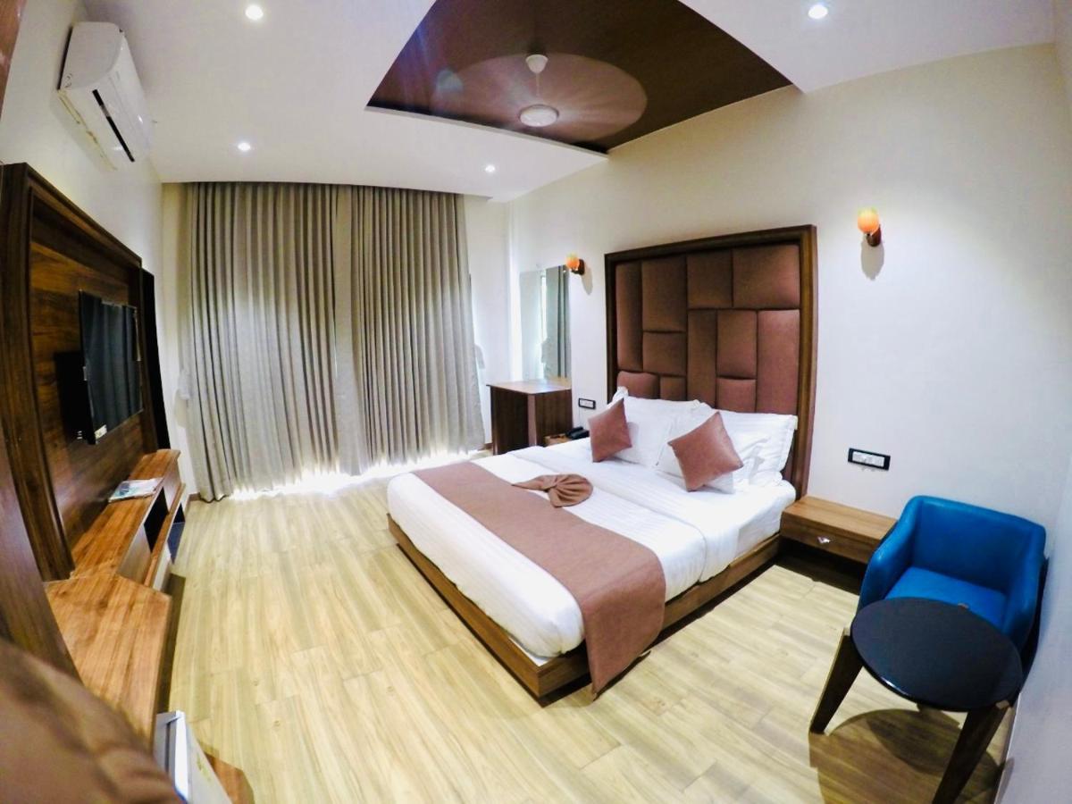 Krishna Riverside Resort Vasad Exterior foto