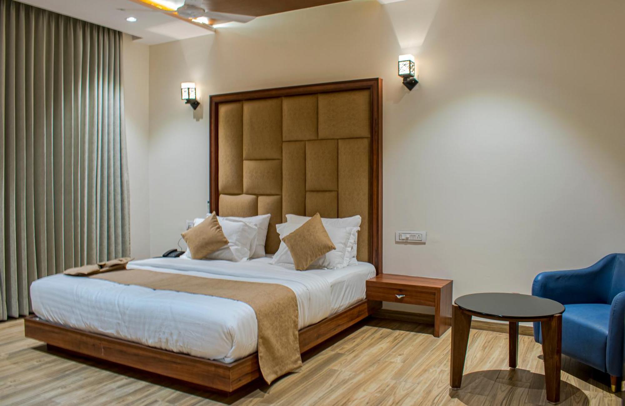Krishna Riverside Resort Vasad Exterior foto