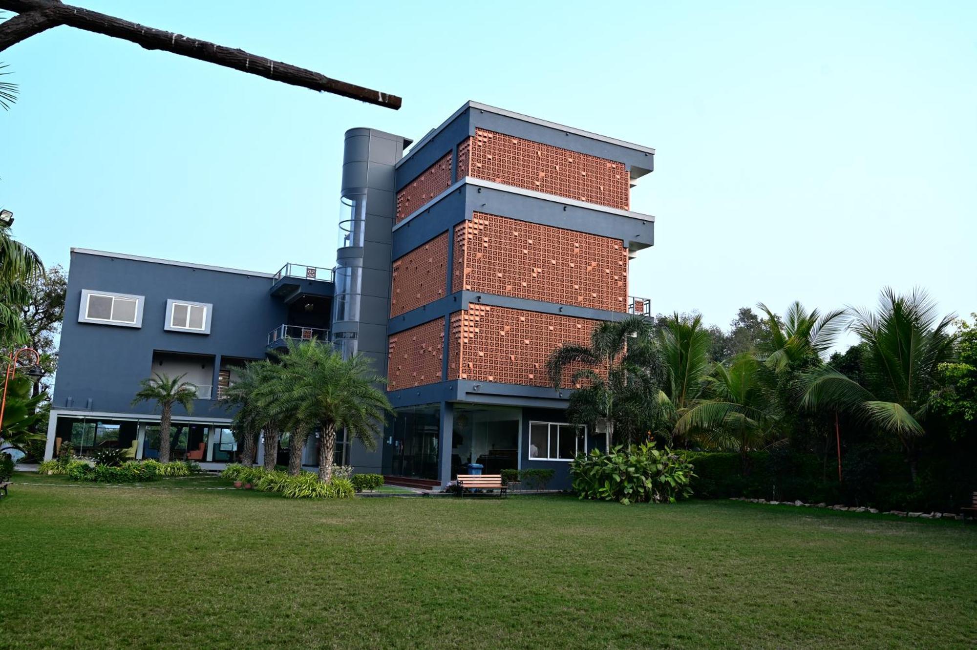 Krishna Riverside Resort Vasad Exterior foto