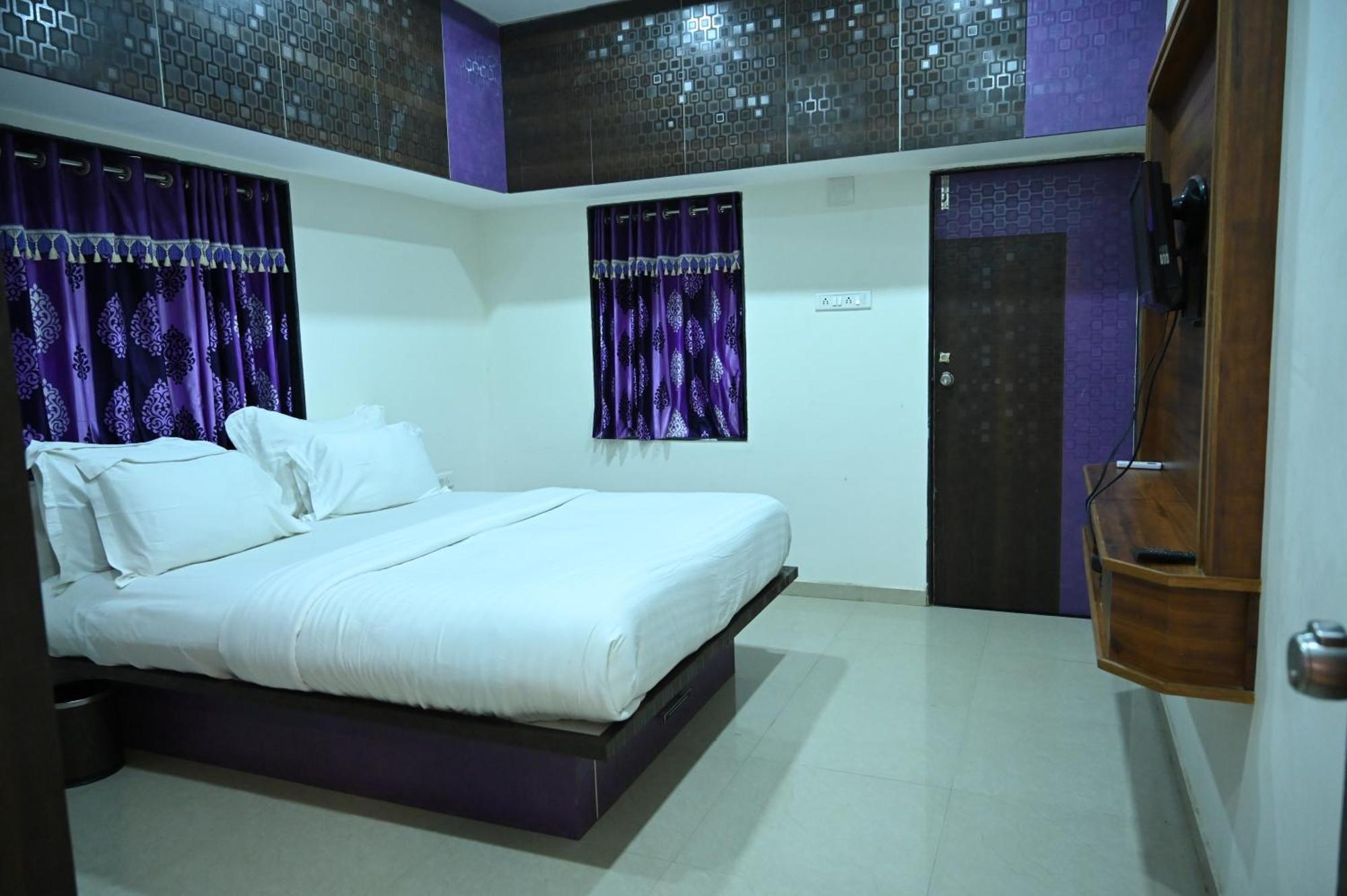 Krishna Riverside Resort Vasad Exterior foto